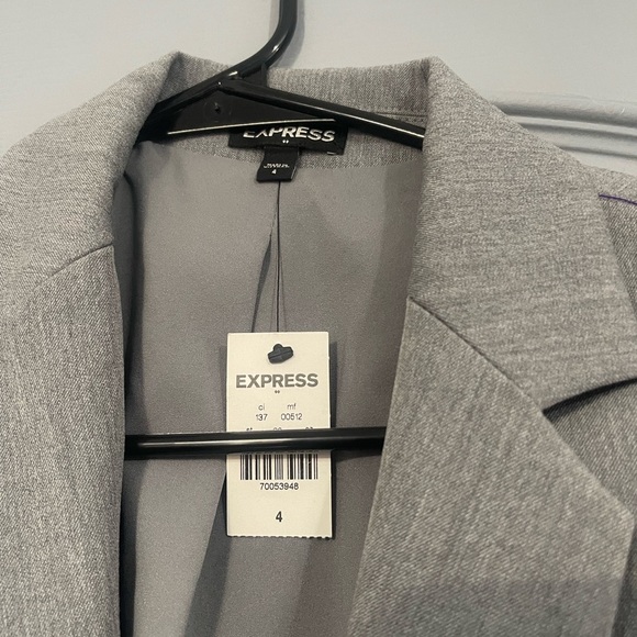 Express Gray Blazer with Ruched Sleeves size 4 - Picture 3 of 7